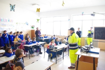 Corso di evacuazione Scuola Elementare Acquarica Protezione Civile "LA FONTANA"